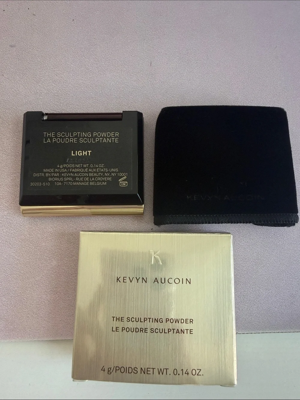 Kevyn Aucoin Sculpting Powder Compact in Neutral Beige with Gold Case